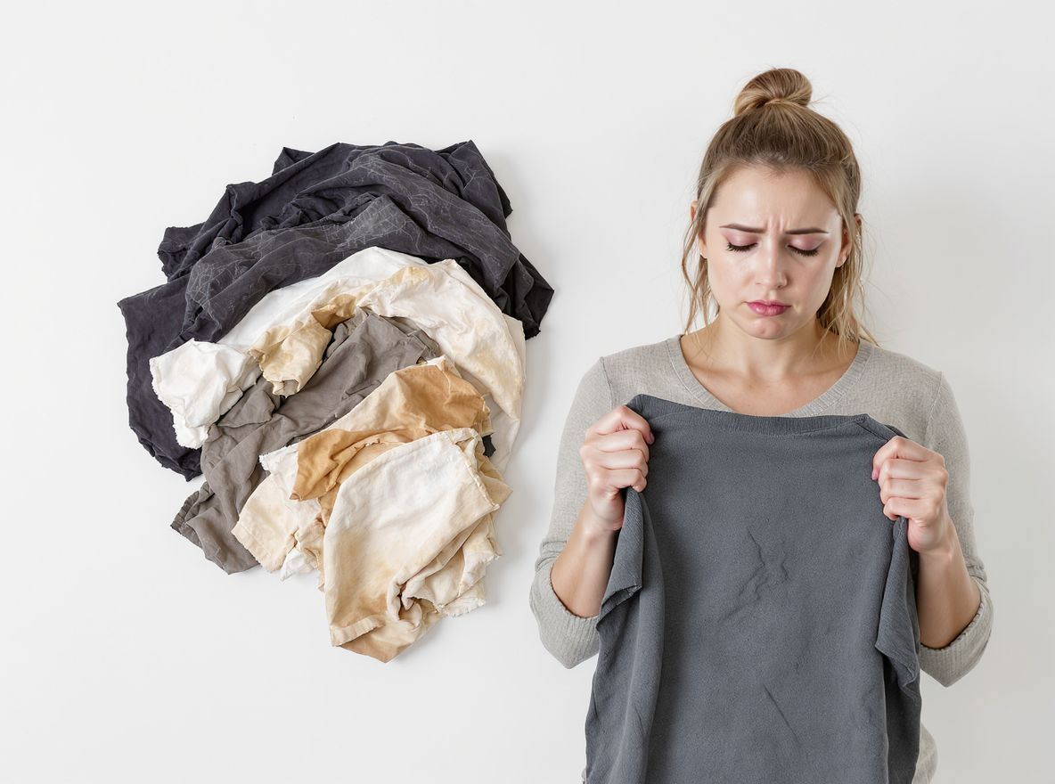 A rendetlen ruhák stílused lényegesen rontják az összképet.